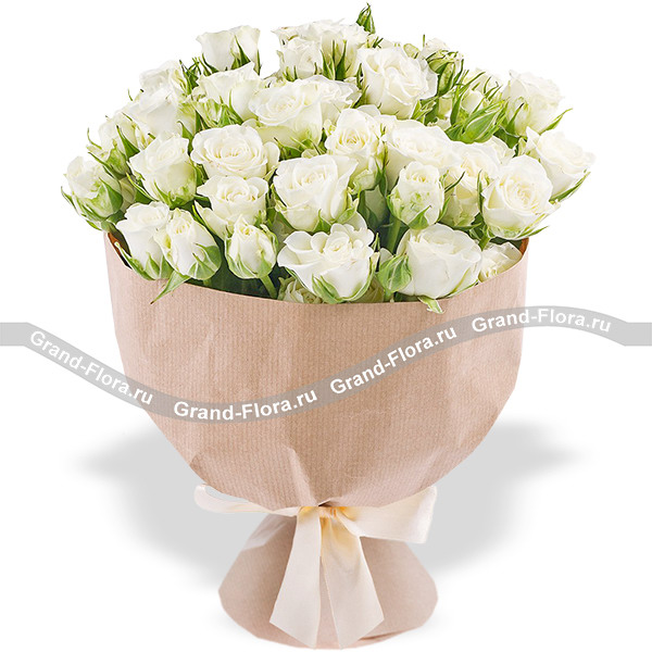 Чистое сердце - букет из белых кустовых роз